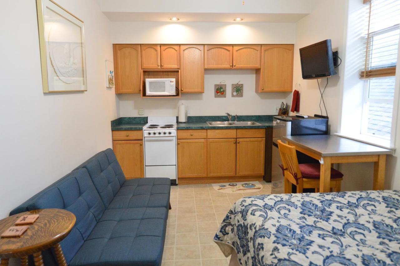 Brown & Hawkins Historical Apartments Seward Bagian luar foto