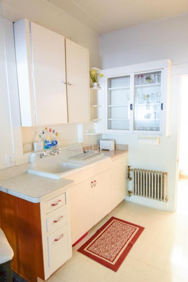 Brown & Hawkins Historical Apartments Seward Bagian luar foto