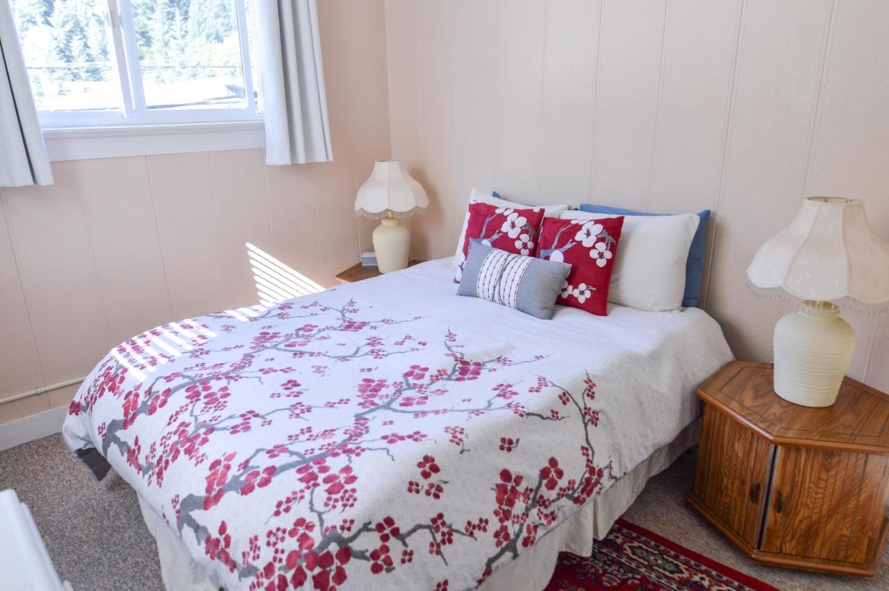 Brown & Hawkins Historical Apartments Seward Bagian luar foto