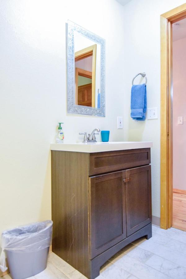 Brown & Hawkins Historical Apartments Seward Bagian luar foto