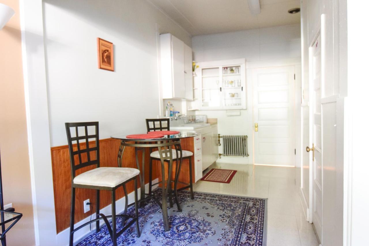 Brown & Hawkins Historical Apartments Seward Bagian luar foto