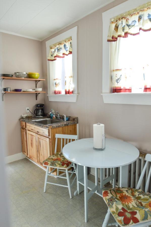 Brown & Hawkins Historical Apartments Seward Bagian luar foto